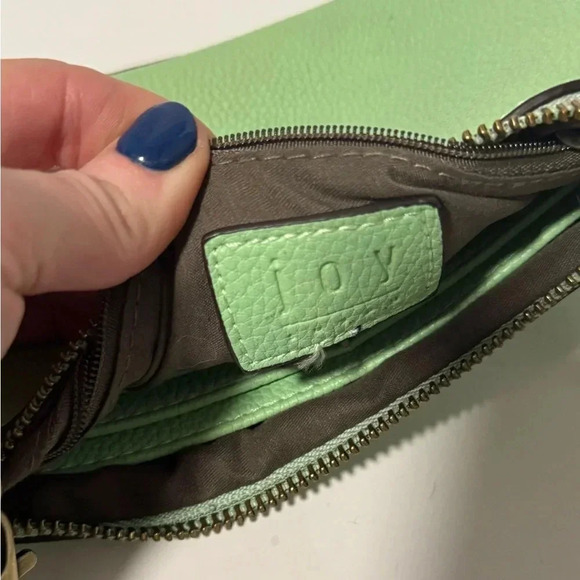 Joy Susan Lux Crossbody Wristlet light green - Picture 7 of 8